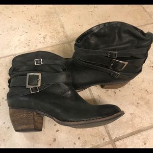 Black relaxed slouch boot with buckles